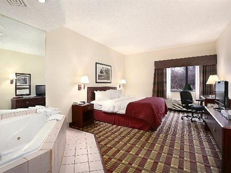 فندق Baymont By Wyndham Boston Heights/Hudson المظهر الخارجي الصورة