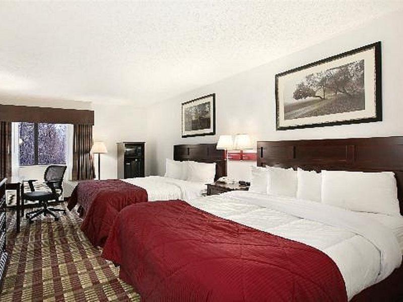 فندق Baymont By Wyndham Boston Heights/Hudson المظهر الخارجي الصورة