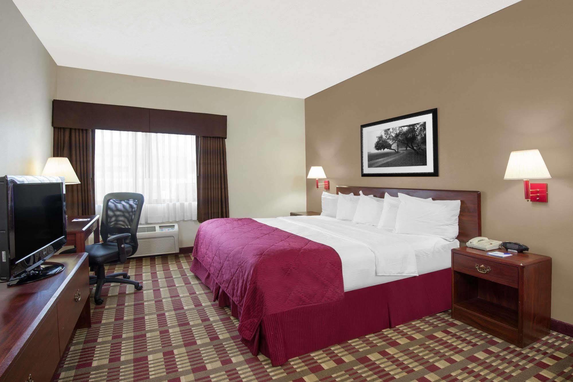 فندق Baymont By Wyndham Boston Heights/Hudson المظهر الخارجي الصورة