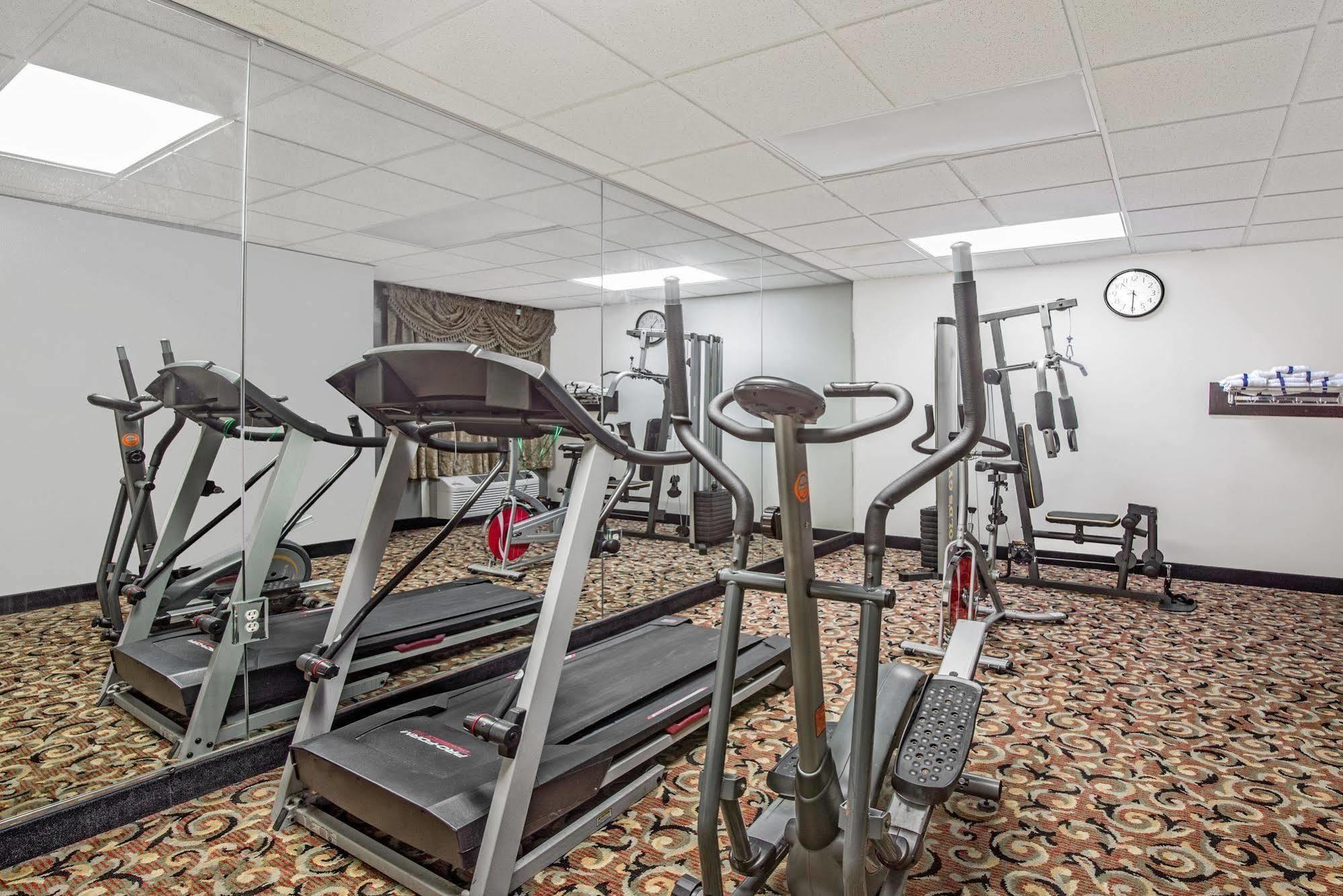 فندق Baymont By Wyndham Boston Heights/Hudson المظهر الخارجي الصورة